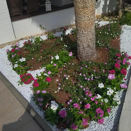1 Bedroom Amazing In Pirovac