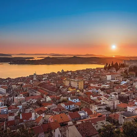 1 Bedroom Gorgeous In Pirovac